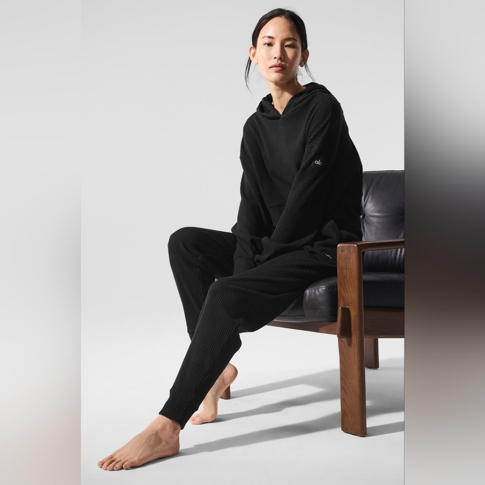 ALO Yoga Black Hoodie Sweatshirt and Pants Muse Set